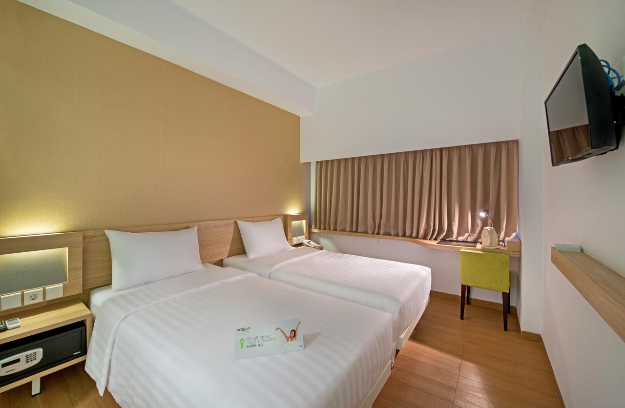 Whiz Prime Hotel Megamas Manado Ngoại thất bức ảnh