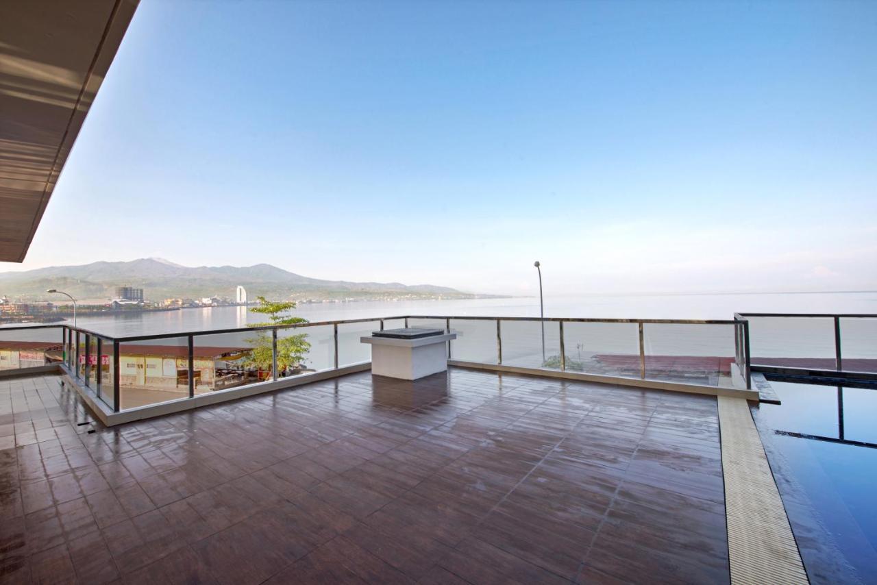 Whiz Prime Hotel Megamas Manado Ngoại thất bức ảnh
