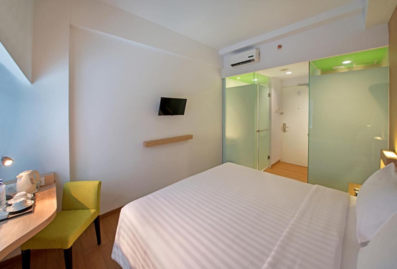 Whiz Prime Hotel Megamas Manado Ngoại thất bức ảnh